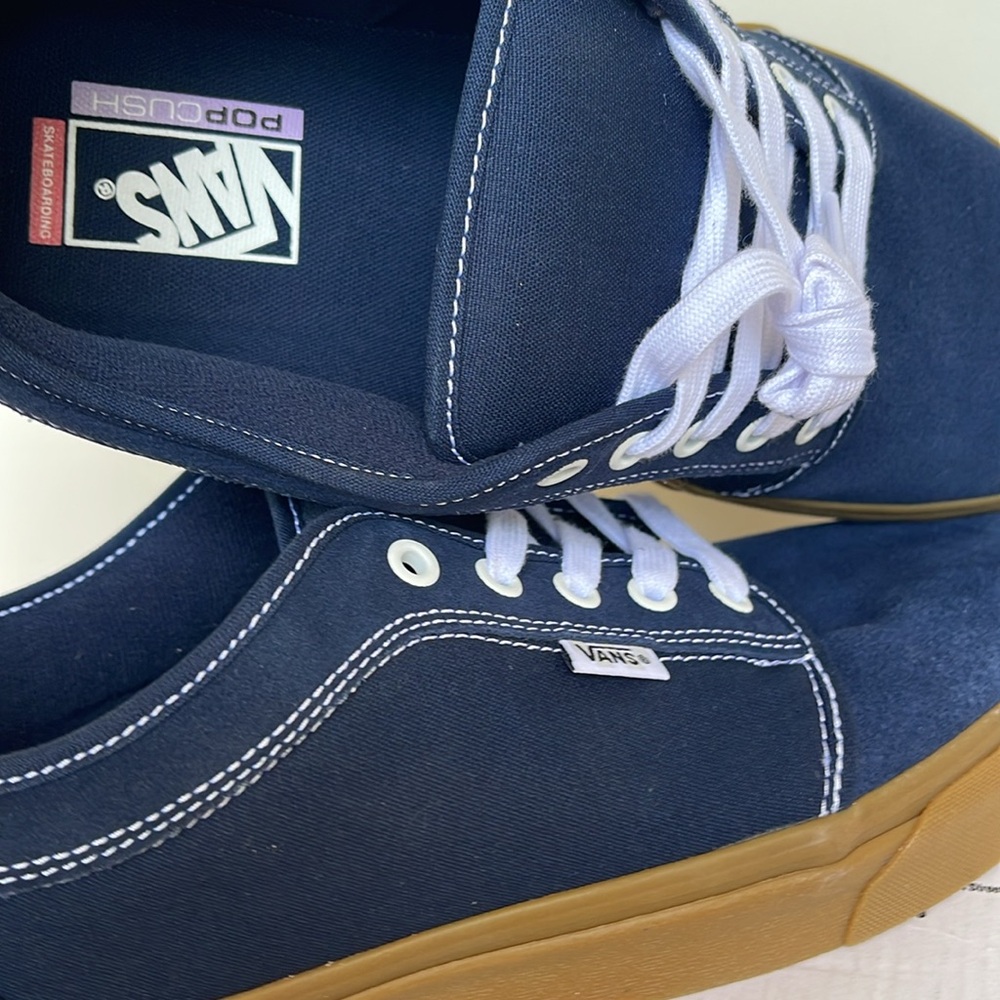 Vans WMNS Skate Chukka Low Dress Blues/Gum
VN0A4BX4FS1
Sneakers - Picture 14 of 16